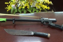 Bắt giữ nhóm thanh thiếu niên ở Huế kẹp hàng nóng diễu phố