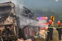 Cháy xe khách trên cao tốc La Sơn - Tuý Loan