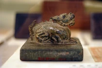 Cuộc tranh ngôi trong hoàng tộc làm triều đình Lê sơ tan nát