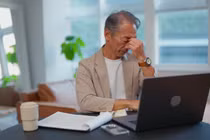 Điểm danh 3 kiểu người tuổi trung niên không nên giữ liên lạc