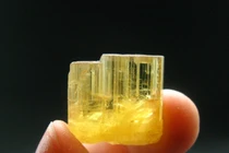 Khoáng vật vàng rực rỡ, được coi là món quà từ Mặt trời