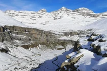 Cảnh quan tráng lệ ở nơi có khối núi đá vôi cao nhất châu Âu