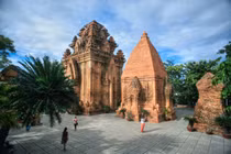 Di tích quốc gia đặc biệt tháp Bà Ponagar 