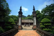 Biến cố cung đình đẫm máu mở ra kỷ nguyên nhà Tiền Lê