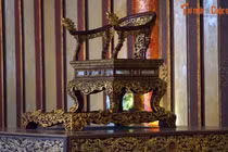 Cận cảnh Ngai vua triều Nguyễn trước lúc bị phá 