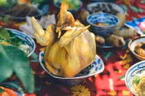 Nếm thử món cúng: Truyền thống hay kiêng kỵ trong đời sống hiện đại?