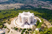 Castel del Monte: Lâu đài bát giác 700 năm tuổi và bí mật chưa có lời giải