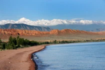 Tận mục hồ nước nổi tiếng nhất Trung Á, dưới đáy đầy di tích cổ đại 