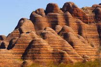 Choáng ngợp kỳ quan núi đá sa thạch hình tổ ong khổng lồ ở Úc 