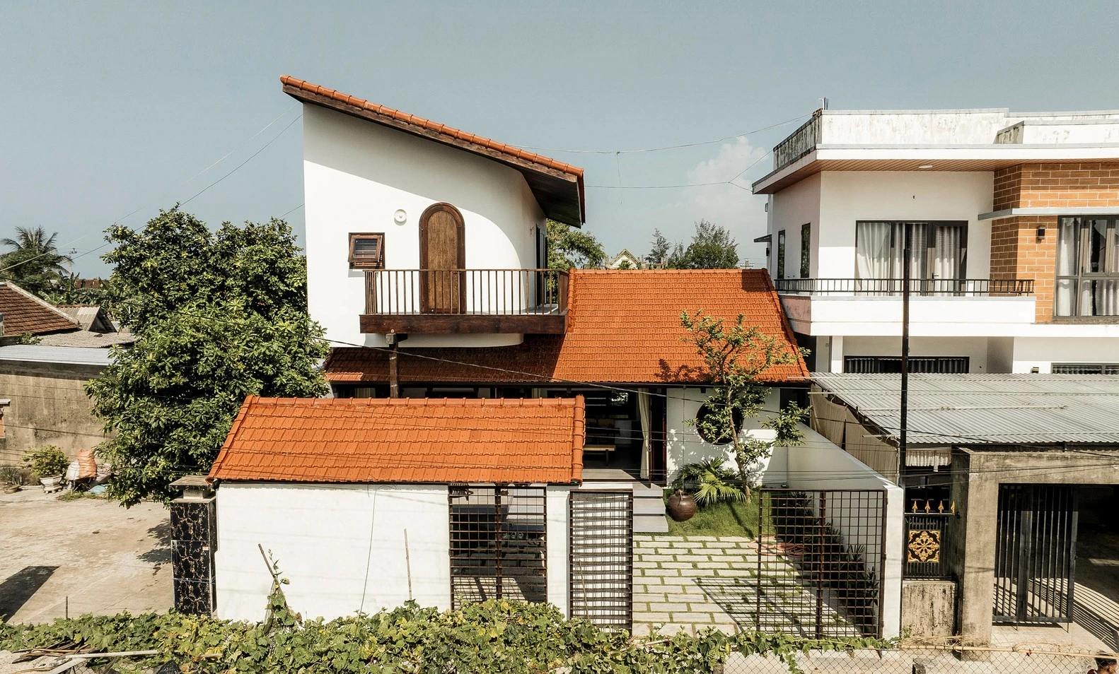 Nhà ngói 3 gian gợi nhớ làng quê Việt giữa lòng Huế