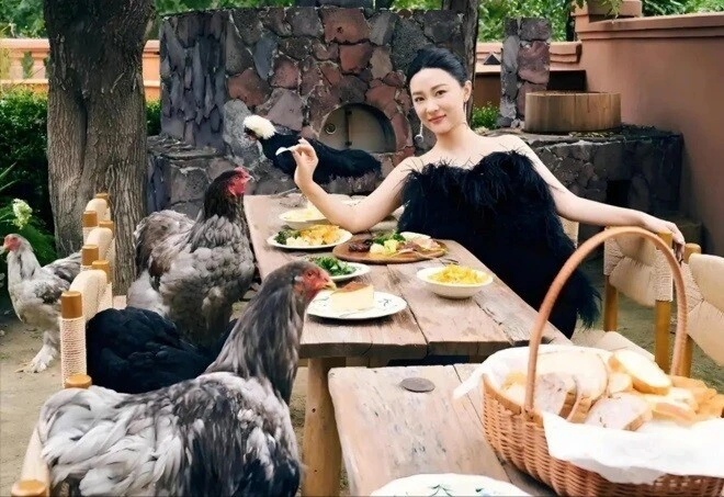 Biệt thự như "sở thú mini" của nữ diễn viên có nhan sắc vạn người mê