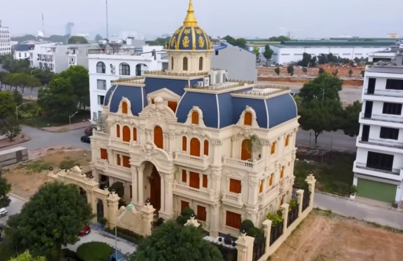 Toàn cảnh biệt thự đồ sộ dát hàng hiệu từ ngoài vào trong