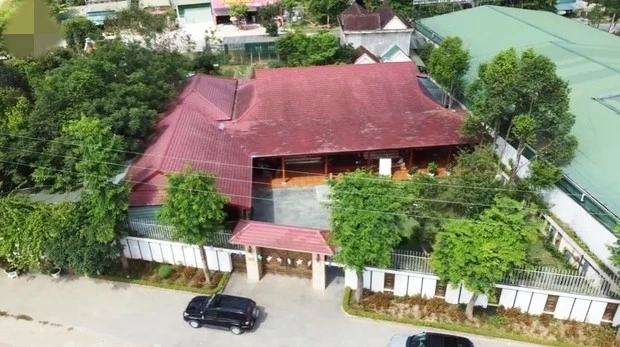 "Sửng sốt" biệt phủ 1.000m2 toàn gỗ quý ở Hà Tĩnh