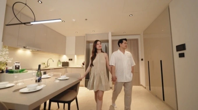 Bên trong căn hộ cao cấp của Đông Nhi - Ông Cao Thắng