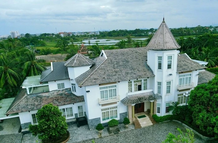 Bên trong biệt thự khủng của đại gia Việt trước khi "ngã ngựa" 
