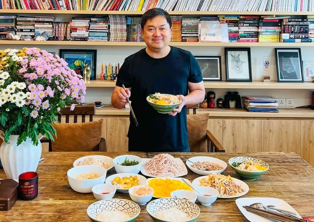 Những hình ảnh đời thường giản dị của ông Hoàng Nam Tiến 