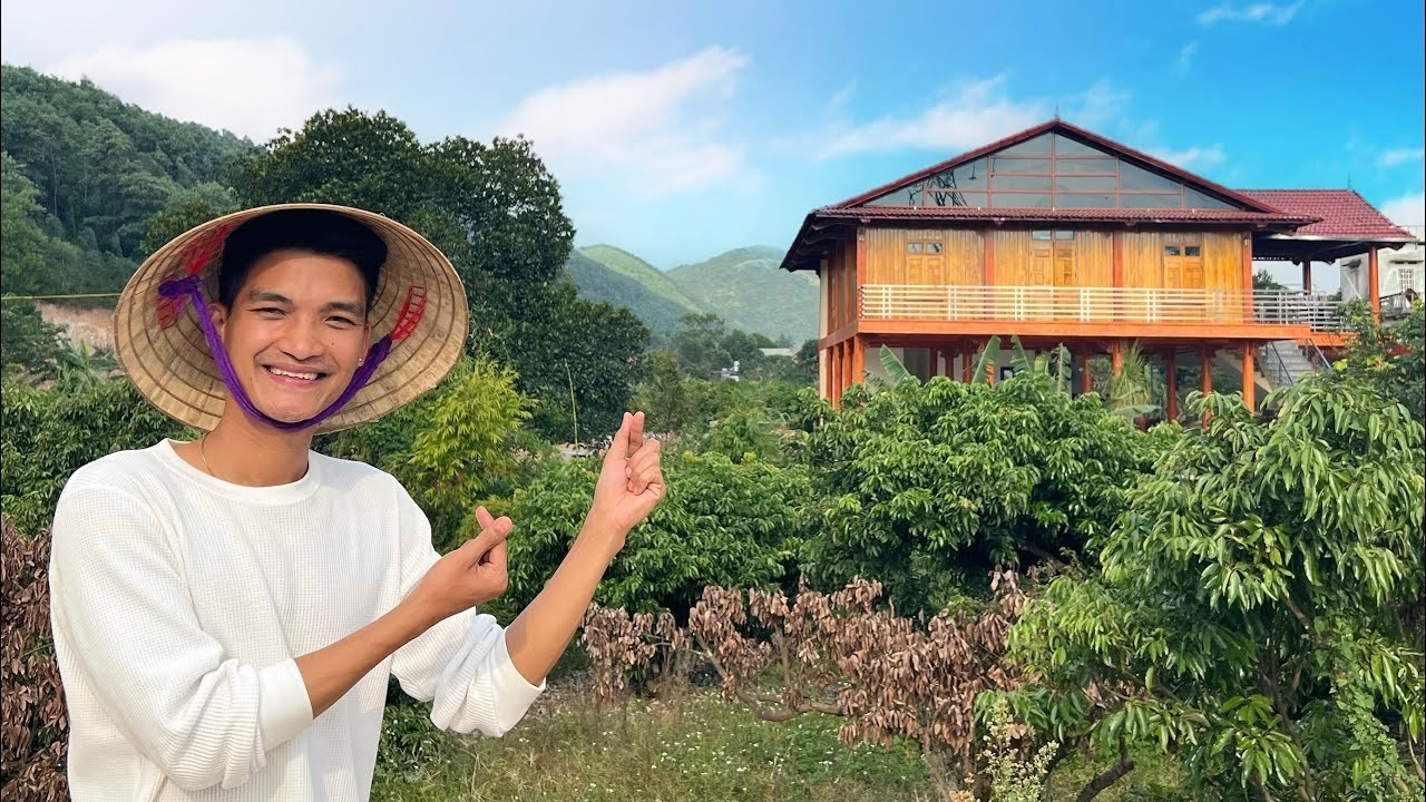 View - Cận cảnh ngôi nhà ốp 8.000 thanh gỗ Mạc Văn Khoa tặng bố mẹ | Báo Tri thức và Cuộc sống - TIN TỨC PHỔ BIẾN KIẾN THỨC 24H