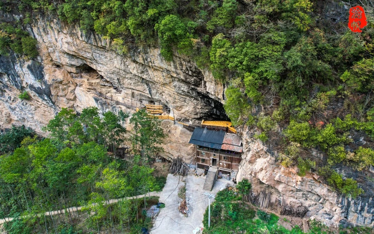 Nhà gỗ 5 tầng cheo leo vách đá được trả 18 tỷ, chủ từ chối bán 