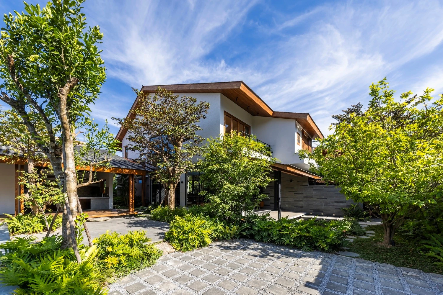 Báo Mỹ "tấm tắc" khen biệt thự ngập cây xanh ở Đà Nẵng 