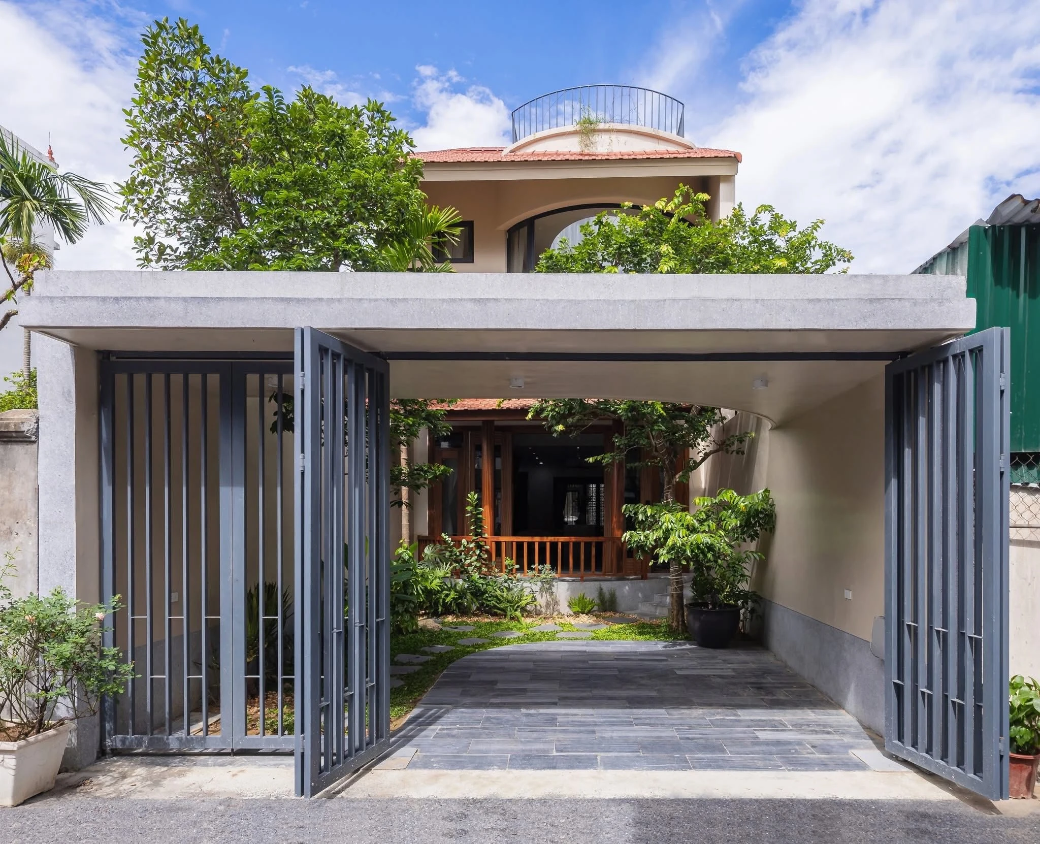 Nhà mái ngói giữ "hồn xưa, nếp cũ" ở Nghệ An