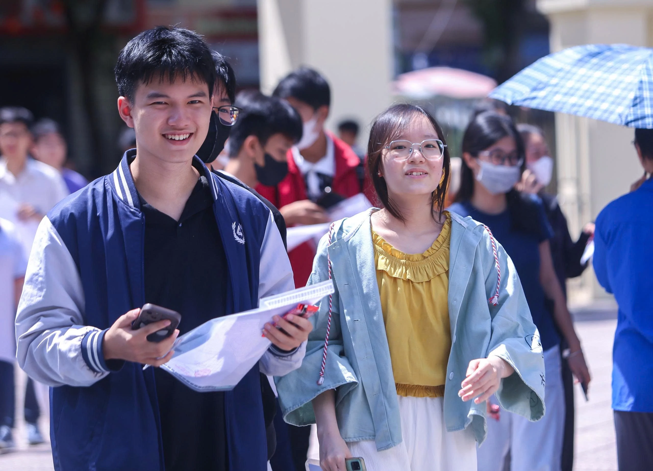 Hơn 1,16 triệu sĩ tử hồi hộp đến điểm thi trước giờ G