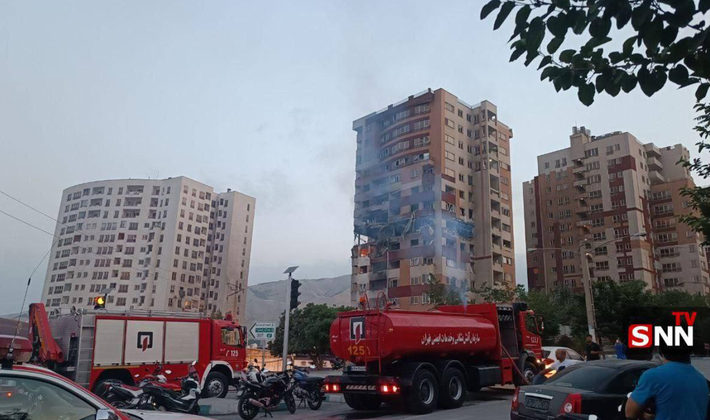 Một quan chức cấp cao của Lực lượng Phòng vệ Israel chia sẻ với tờ The War Zone như sau: “Tại Israel, Bộ Tư lệnh Mặt trận Nội địa đã ban hành cảnh báo chính thức, yêu cầu tất cả công dân Israel chuẩn bị cho tình trạng khẩn cấp, và ở gần các khu vực được bảo vệ, vì giai đoạn cuộc xung đột leo thang dự kiến sẽ kéo dài nhiều ngày. Hiện tại, làn sóng tấn công thứ hai đang diễn ra, với các báo cáo cho biết, Mossad (Cục Tình báo và Đặc nhiệm là cơ quan tình báo của Israel) và Lực lượng Phòng vệ Israel (IDF) đã thành công trong việc loại bỏ toàn bộ Bộ Tổng tham mưu Iran”. Ảnh: @TVSNN.