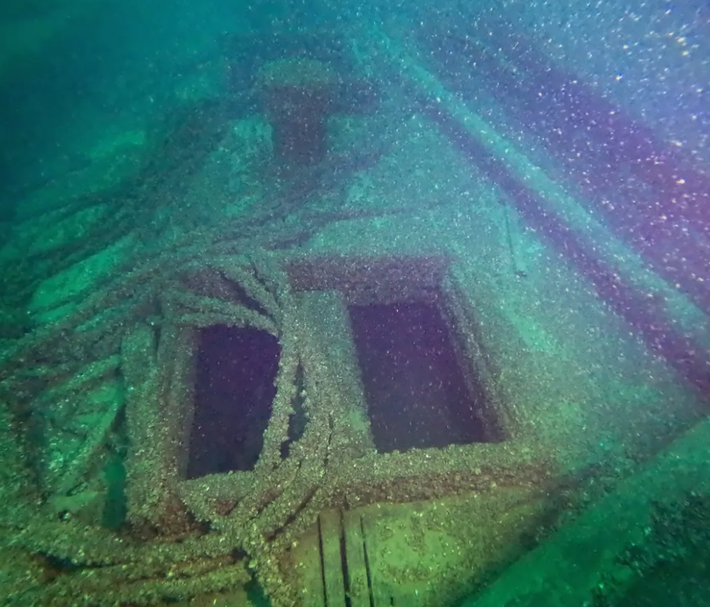 Các nhà khảo cổ học thuộc Chương trình Khảo cổ Lighthouse Archaeological Maritime Program (LAMP) tại St. Augustine, Florida, đã mang vài hiện vật thu được từ một vụ đắm tàu ​​chưa xác định đến Trung tâm Chẩn đoán Hình ảnh Flagler để chụp cắt lớp vi tính. Ảnh: @LAMP.