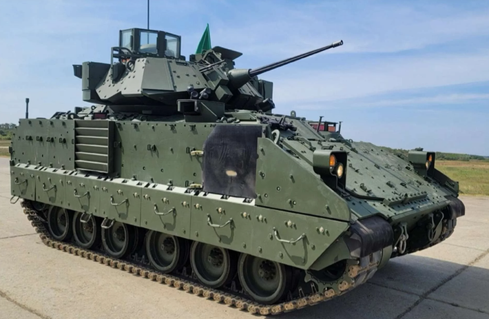 Được biết, có hơn 300 chiếc Bradley M2A2 ODS đã được Mỹ cung cấp cho Ukraine từ tháng 4/2023 trở đi. Ảnh: @Zona Militar.