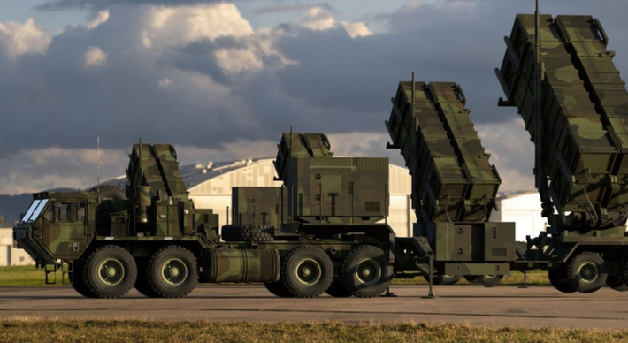 Tính đến tháng 7/2025, Ukraine được báo cáo là đang vận hành 8 khẩu đội Patriot đầy đủ, cùng với các bệ phóng độc lập. Tuy nhiên, Tổng thống Ukraine Volodymyr Zelensky đã nói rằng, đất nước ông cần ít nhất 25 khẩu đội Patriot để đảm bảo phạm vi phòng thủ phủ sóng toàn quốc. Ảnh: @ Missile Threat - CSIS.