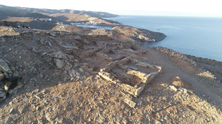 Là một trong những khu định cư lâu đời nhất trên quần đảo Cyclades, thành phố cổ Acropolis trên đảo Kythnos liên tục có người sinh sống từ thế kỷ 12 Trước Công Nguyên đến thế kỷ 7 Sau Công Nguyên. Ảnh: @Bộ Văn hóa Hy Lạp.