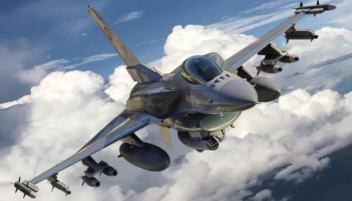 Mỗi chiếc F-16 đại diện cho một tài sản quan trọng để thực hiện các cuộc tấn công chính xác, chặn máy bay Nga và hỗ trợ các hoạt động trên bộ. Thế nên, giờ đây việc Nga phá hủy thành công một chiếc máy bay phản lực F-16, mặc dù không phải là thảm họa, nhưng nó có thể gây sức ép lên khả năng không quân hạn chế của Ukraine, và đặt ra câu hỏi về tính bền vững của việc vận hành máy bay tiên tiến của phương Tây trong một môi trường chiến đấu có nguy cơ cao như hiện nay. Ảnh: @ Root-Nation.