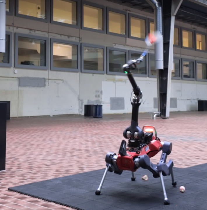 Nhóm nghiên cứu đã thử nghiệm robot này với người chơi là con người và họ cũng phát hiện ra rằng, nó có thể di chuyển trên sân để trả bóng với nhiều tốc độ và góc độ khác nhau. Ảnh: @ETH Zurich.