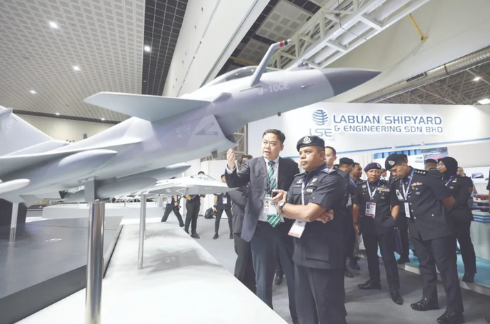 Vốn là phiên bản xuất khẩu của Chengdu J-10C - trụ cột của Không quân Quân đội Giải phóng Nhân dân Trung Quốc, J-10CE đang được giới thiệu là máy bay chiến đấu đa năng tiên tiến, tiết kiệm chi phí, vừa mới ra mắt chiến đấu tại Nam Á. Ảnh: @VCG.