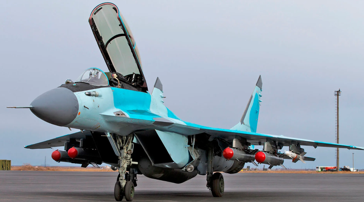 Vai trò của MiG-35 trong bối cảnh này là bất thường, vì máy bay chiến đấu hiệu suất cao thường được thiết kế cho các nhiệm vụ chiếm ưu thế trên không, hoặc tấn công mặt đất, chứ không phải dùng để đánh chặn máy bay không người lái nhỏ, bay thấp. Ảnh: @The War Zone.
