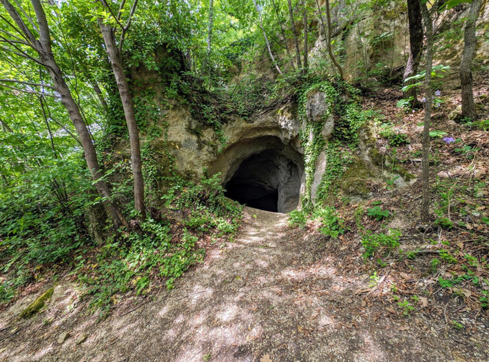 Khi tiến hành khai quật tại địa điểm Krapina của Croatia, các chuyên gia đến từ Bảo tàng Lịch sử Tự nhiên Croatia bất ngờ tìm thấy một vật thể cổ xưa kỳ lạ. Ảnh: @Bảo tàng Lịch sử Tự nhiên Croatia.
