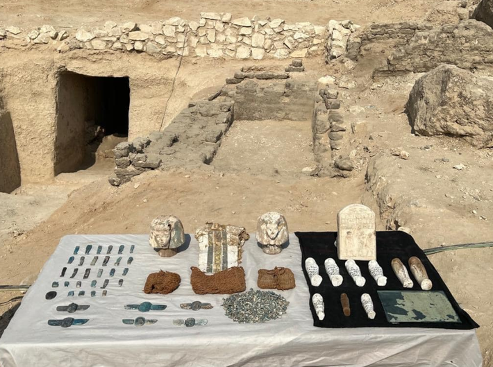Một ngôi mộ thuộc về “Cheti”, một viên chức quan trọng dưới thời trị vì của Pharaoh Nebhepetra Mentuhotep II (trị vì năm 2055-2002 Trước Công nguyên), và ngôi mộ thứ hai thuộc về một thành viên ẩn danh, nhưng có địa vị cao từng phục vụ tại triều đình hoàng gia Pharaoh. Ảnh: @Arkeonews.