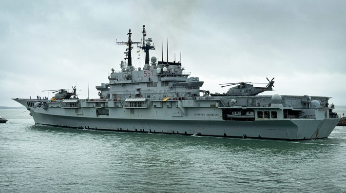 Bên thềm triển lãm Indodefence được tổ chức tại Jakarta vào giữa tháng 6, Hải quân Indonesia đã thể hiện rõ ý định muốn đưa vào trang bị một tàu sân bay cho hạm đội của mình. Ảnh: @ Seaforces Online.
