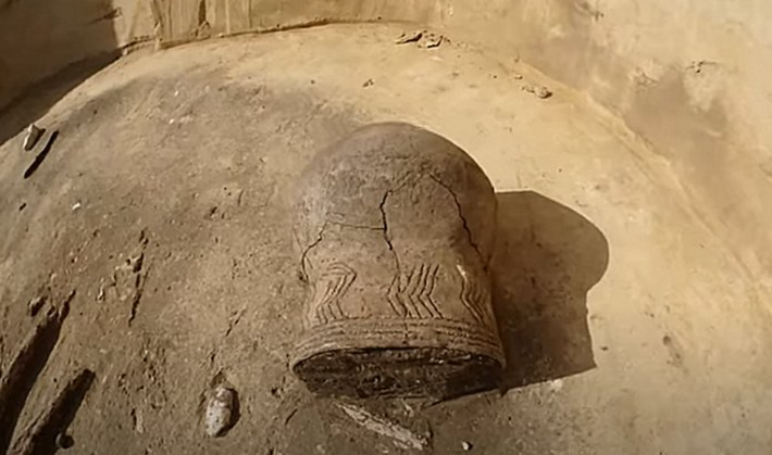 Nhóm chuyên gia cho rằng, đây có thể là di tích chôn cất thời tiền sử của người Neolithic Funnel Beaker trong khu vực. Thật không may, hầu hết hài cốt của người đã khuất và đồ tùy táng đã được lấy ra khỏi những ngôi mộ này. Ảnh: @J Bulas.