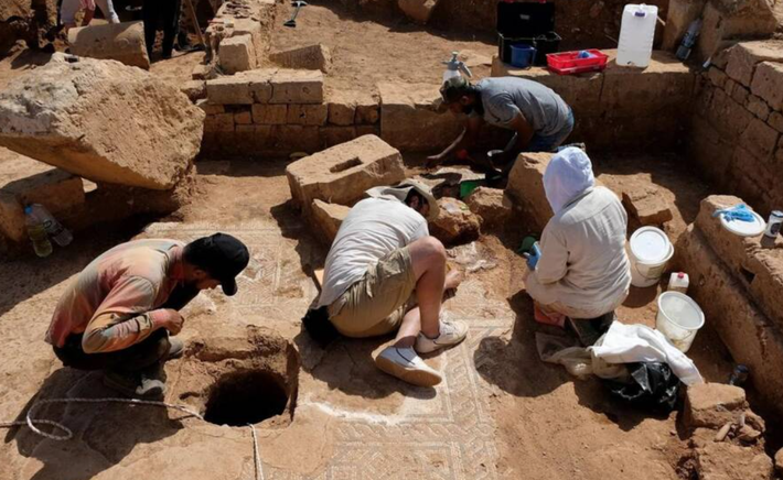Giờ đây, khi tiến hành khai quật tại thành phố cổ Ptolemais trên bờ biển Địa Trung Hải, các nhà khảo cổ học đến từ trường Đại học Warsaw đã phát hiện ra quần thể di tích cổ xưa kỳ lạ. Ảnh: @Đại học Warsaw.
