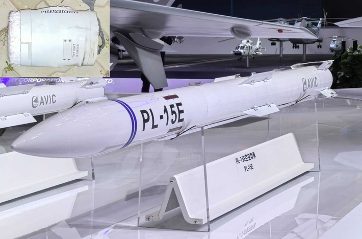 Vũ khí của J-35 càng nhấn mạnh thêm tính linh hoạt của nó. Các khoang vũ khí bên trong của nó được thiết kế để mang theo nhiều loại đạn dược, bao gồm tên lửa không đối không tầm xa PL-15, được cho là có tầm bắn vượt quá 193 km, và tên lửa tầm ngắn PL-10 để giao chiến tầm gần. Đối với các nhiệm vụ tấn công mặt đất, máy bay này có thể triển khai bom dẫn đường chính xác, chẳng hạn như loạt LS-6, hoặc tên lửa chống hạm như YJ-12, đặc biệt là trong biến thể hải quân của nó. Ảnh: @ Army Recognition.