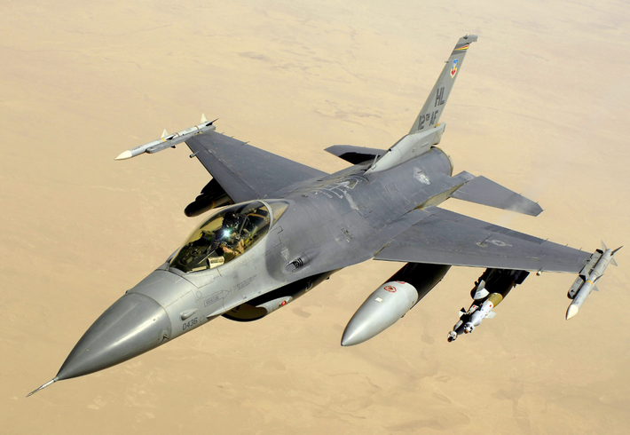 Chi tiết xung quanh vụ bắn hạ máy bay F-16 của Ukraine vẫn còn hạn chế, vì cả chính quyền Nga và Ukraine đều không công bố báo cáo toàn diện về vụ việc này. Theo báo cáo của hãng tin TASS, máy bay F-16 đã bị phá hủy trong khu vực xung đột. Tuy nhiên, địa điểm và hoàn cảnh chính xác không được tiết lộ. Ảnh: @Wikipedia.