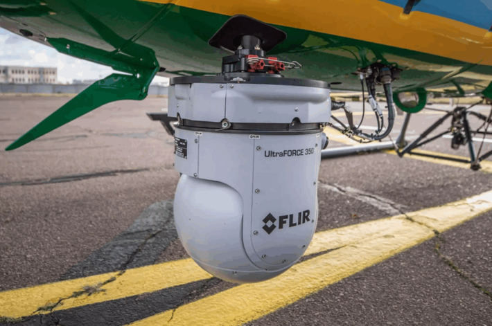 Trên các chiếc trực thăng Airbus H125 và H225 được trang bị thêm hệ thống đa cảm biến Teledyne FLIR UltraFORCE 350, cho phép phi hành đoàn phát hiện và theo dõi máy bay không người lái thù địch ngay cả trong bóng tối. Ảnh: @ The Statesman.