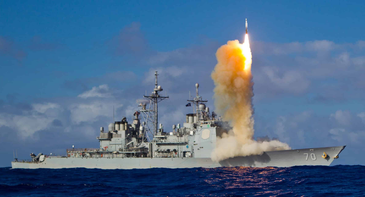 Do đó, hệ thống THAAD của Quân đội Mỹ và hệ thống AEGIS trên tàu khu trục của Hải quân Mỹ được triển khai để góp phần đánh chung cùng hệ thống phòng thủ tên lửa của Israel, và hệ thống Patriot được sử dụng để phòng thủ chống lại các cuộc tấn công của Iran vào Căn cứ không quân Al Udeid ở Qatar, chúng đều được bổ sung vào kho vũ khí của lực lượng Quân đội Mỹ từ nguồn cung cấp toàn cầu, và từ các dây chuyền sản xuất lớn hơn nhiều, nhưng tình trạng bổ sung riêng vào kho tên lửa của Quân Đội Israel vẫn còn nhiều thách thức hơn. Ảnh: @ Missile Threat - CSIS.