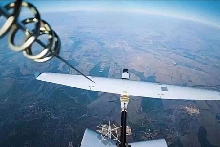 Sau đó, máy bay không người lái của Nga tiến hành trinh sát sâu vào lãnh thổ Ukraine và phát hiện một nhóm khác cũng gồm 25 binh sĩ Ukraine mặc quân phục Nga tại khu vực Pavlovka. Nhóm này cũng nhanh chóng bị pháo binh Nga và UAV cảm tử xóa sổ ngay trên đường hành quân. Ảnh minh họa