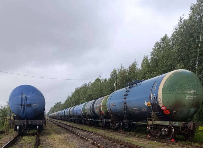 Như Tạp chí Defense Express đã đưa tin trước đó, sáng ngày 28 tháng 8, một vụ nổ mạnh đã làm rung chuyển nút giao thông đường sắt Tver ở Nga, phá hủy cơ sở hạ tầng quan trọng tại nhà ga. Ảnh: @Cơ quan An ninh Ukraine.