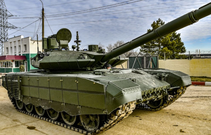 Xe tăng T-90M, thường được gọi là “Proryv” hoặc “Breakthrough”, là phiên bản hiện đại hóa của dòng xe tăng T-90, được thiết kế để cạnh tranh với các xe tăng hàng đầu của phương Tây như M1 Abrams của Mỹ và Leopard 2 của Đức. Ảnh: @Defence Blog.