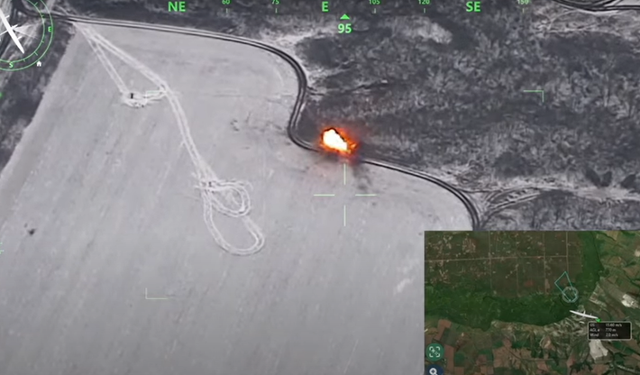 Thông qua cơ chế này, điều này cho phép người vận hành UAV trinh sát Vector bản nâng cấp xác định vị trí chính xác của tổ pháo binh địch, sau đó nhờ camera của máy bay không người lái nhận diện sát mục tiêu để tấn công. Ảnh: @Quantum Systems.