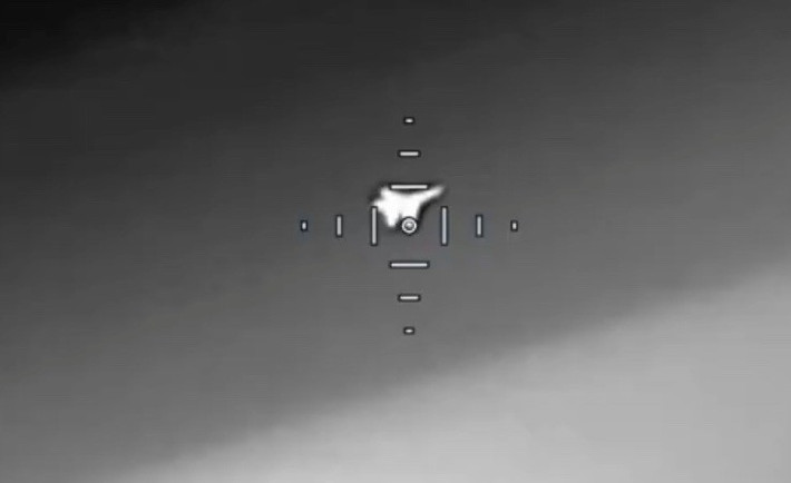 Khoảng 40 giây trong video, một UAV bị tiêm kích Su-30SM Flanker bắn hạ. Các máy bay chiến đấu này hiện tích cực tuần tra và đánh chặn các mối đe dọa từ USV và UAV gần bờ biển Crimea. Trước đó, vào tháng 5, một USV Ukraine từng bắn hạ hai chiếc Flanker bằng tên lửa AIM-9X Sidewinder.