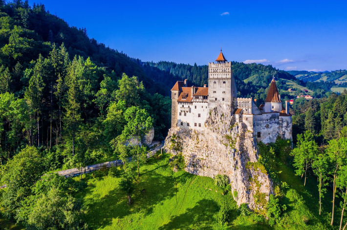 Tại Albeni, một xã thuộc quận Gorj, Romania, một nhà khảo cổ học nghiệp dư tên là Gheorghe Calotoiu đã phát hiện ra một hiện vật lạ thông qua máy dò tìm kim loại. Ảnh: @Gheorghe Calotoiu.