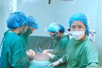 Mang thai với 9 khối u xơ tử cung, sản phụ sinh con an toàn